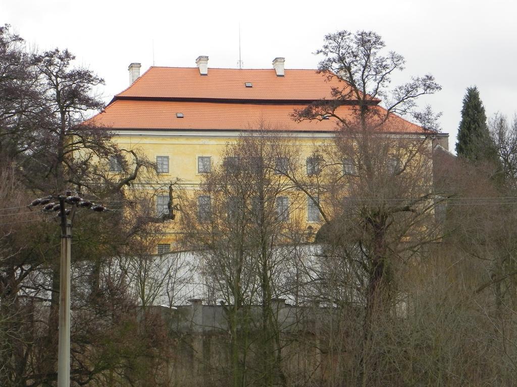 Penzion Krasny Dvur Luaran gambar