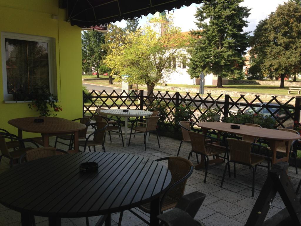 Penzion Krasny Dvur Luaran gambar